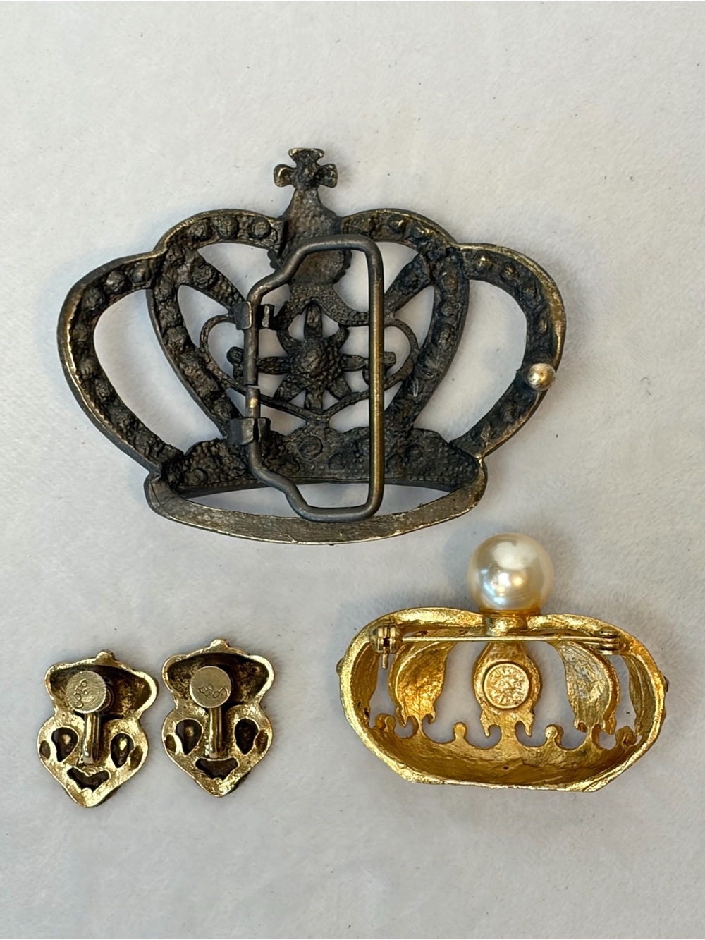 Crown Bundle: Vintage Coro Earrings, Signed Jeweled Brooch, Belt Buckle, 👑👑, EUC - Picture 10 of 13